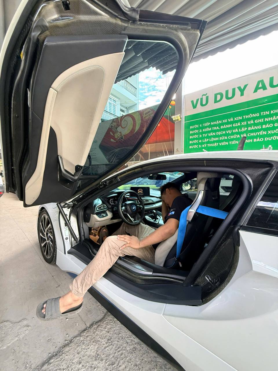 🚨 BMW i8 bỏ máy xạ, rung như máy cày! Tưởng tượng cả đống đồ mới hết bệnh, ai ngờ nguyên nhân ở chỗ ít ai nghĩ tới