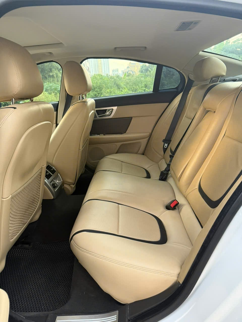 Jaguar XF 2.0 AT 2013 - Ảnh 14